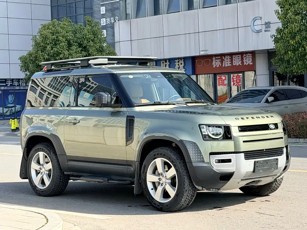 LAND ROVER DEFENDER