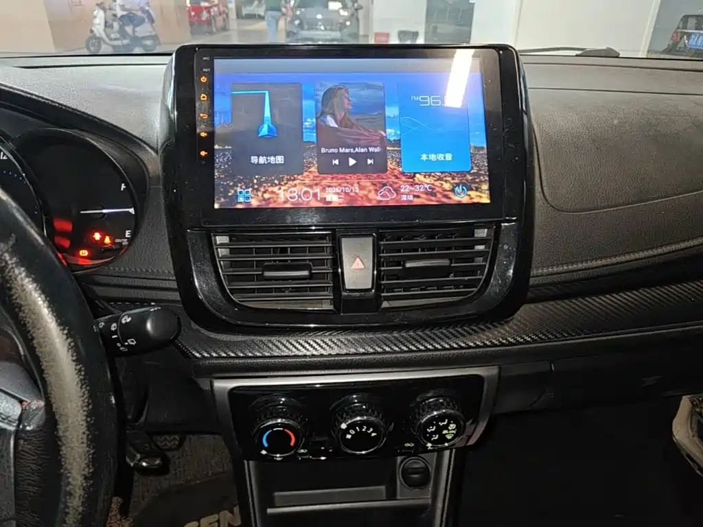 Toyota Yaris L — миниатюра 13