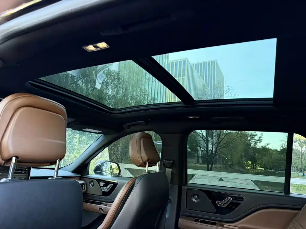 Lincoln Aviator — миниатюра 15