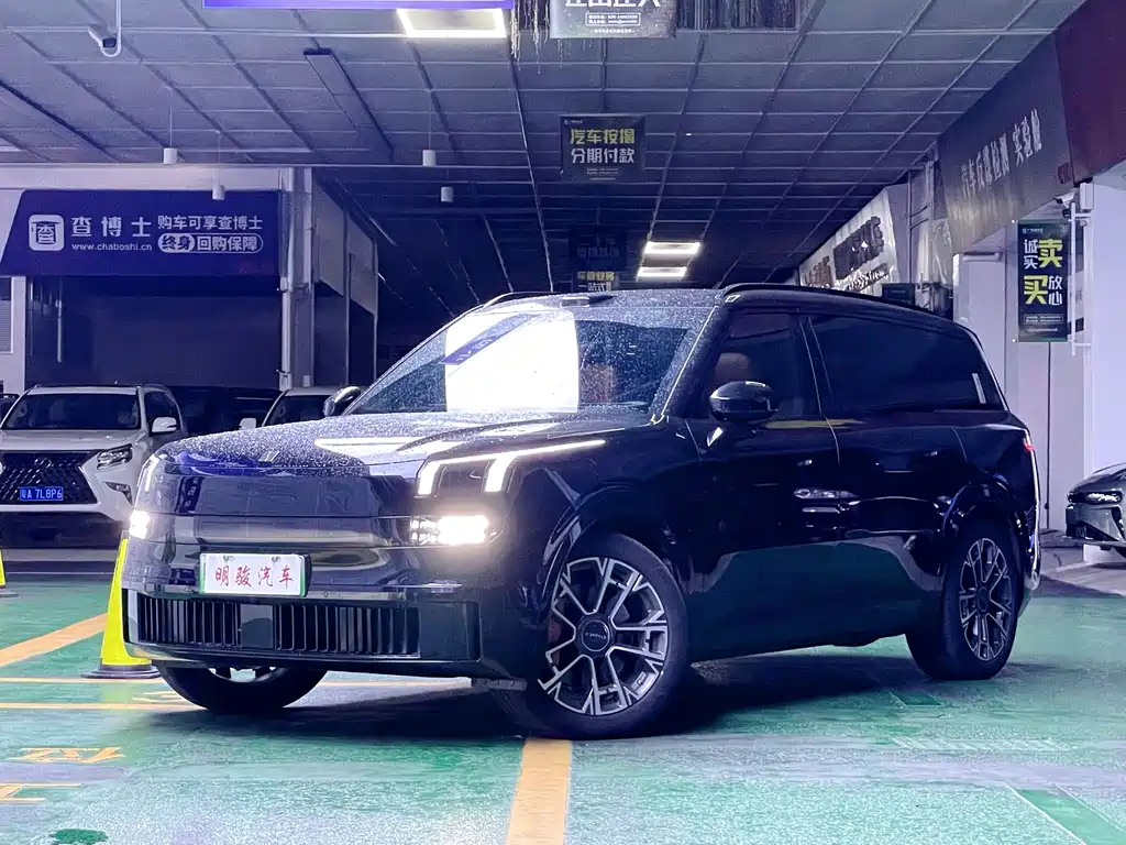 Lynk & Co 领克900 2025