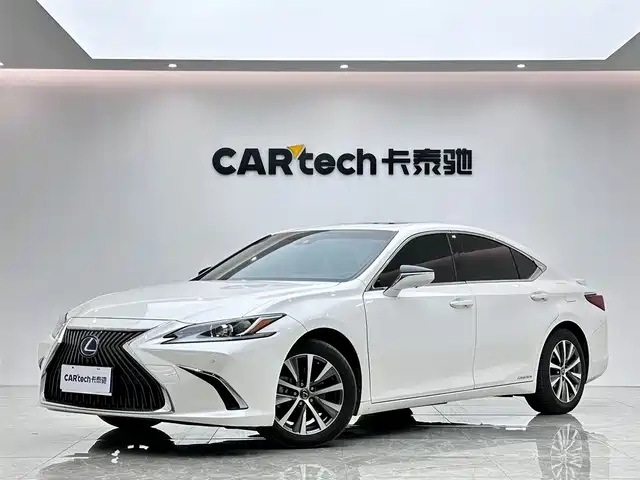 LEXUS ES 2020