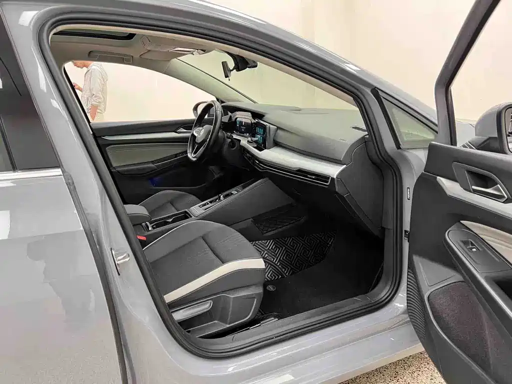 Volkswagen Golf — миниатюра 24