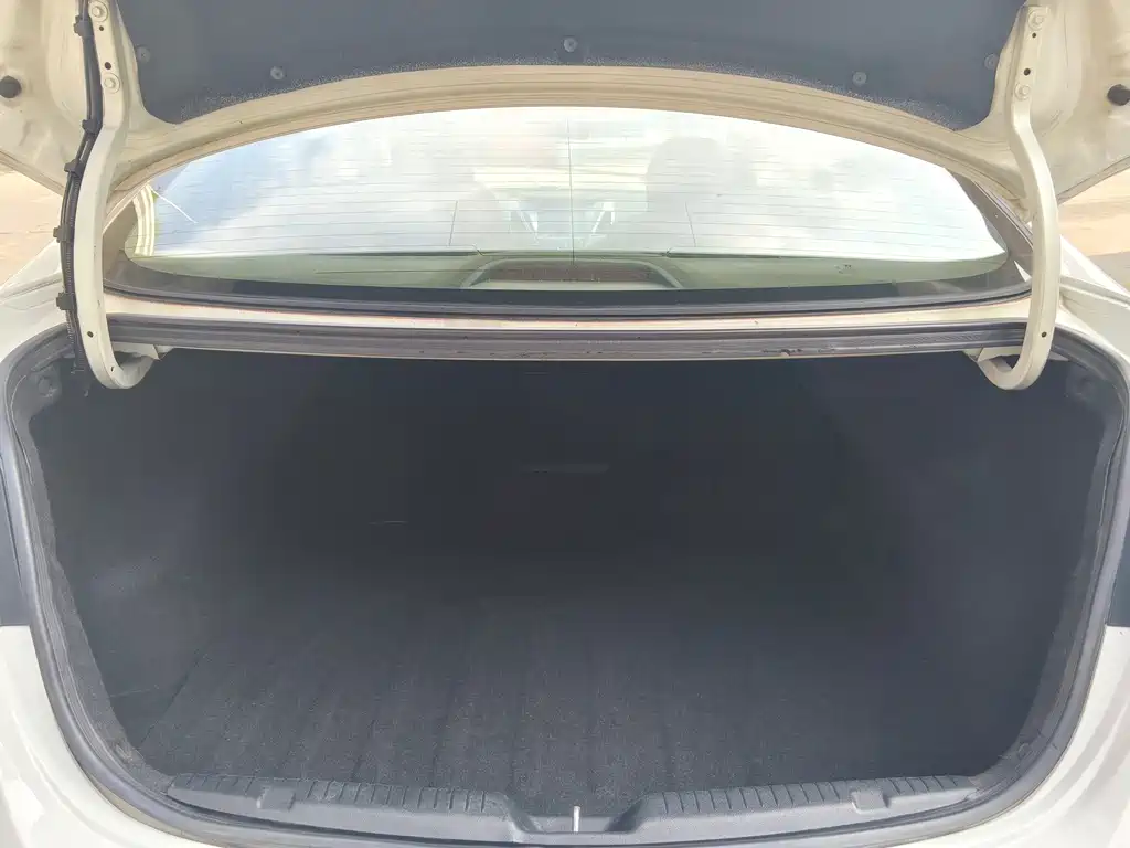 Hyundai Elantra Langdong — миниатюра 16
