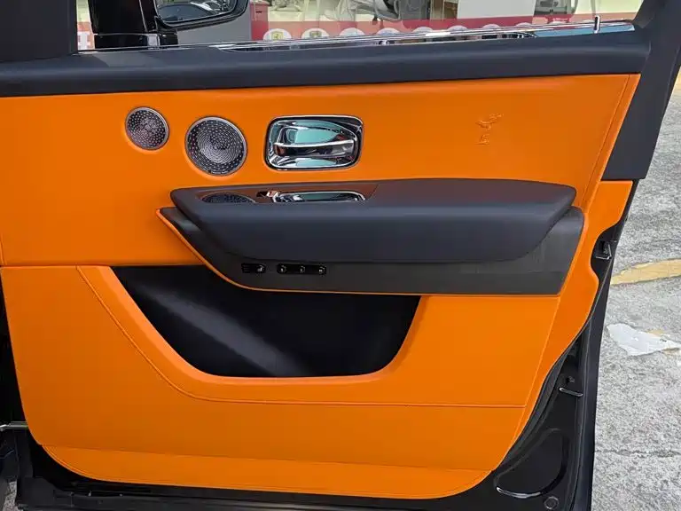 Rolls-Royce Cullinan — миниатюра 13