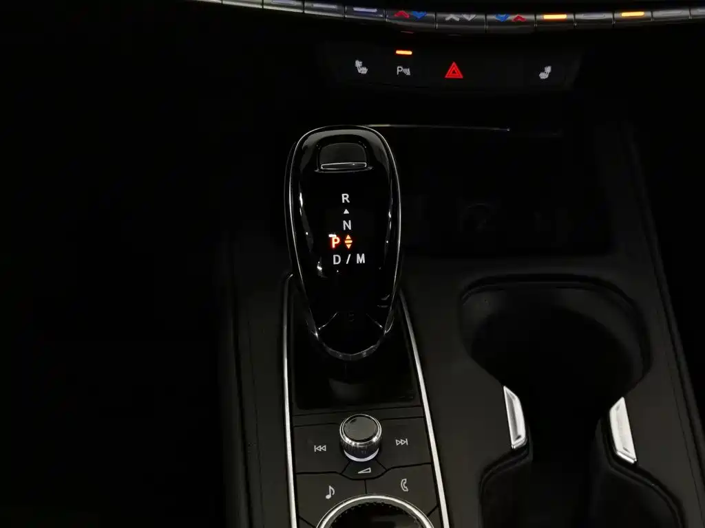 Cadillac XT4 — миниатюра 13