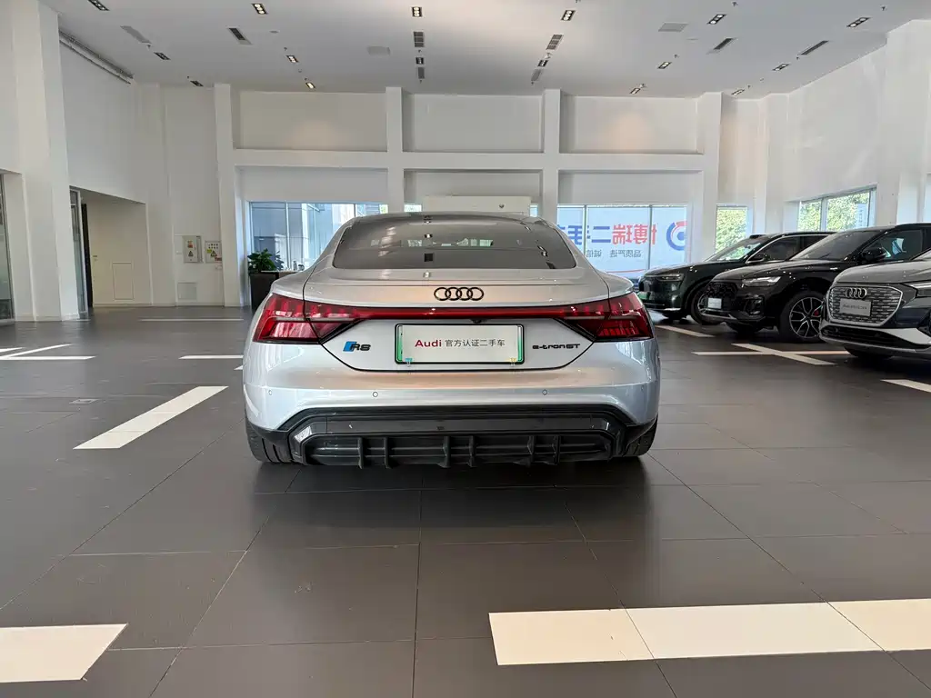 Audi e-tron GT — миниатюра 6