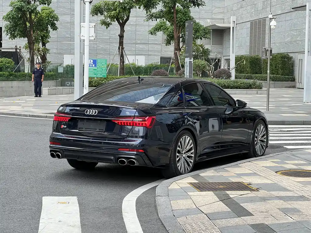 Audi S6 2022 — фото 9