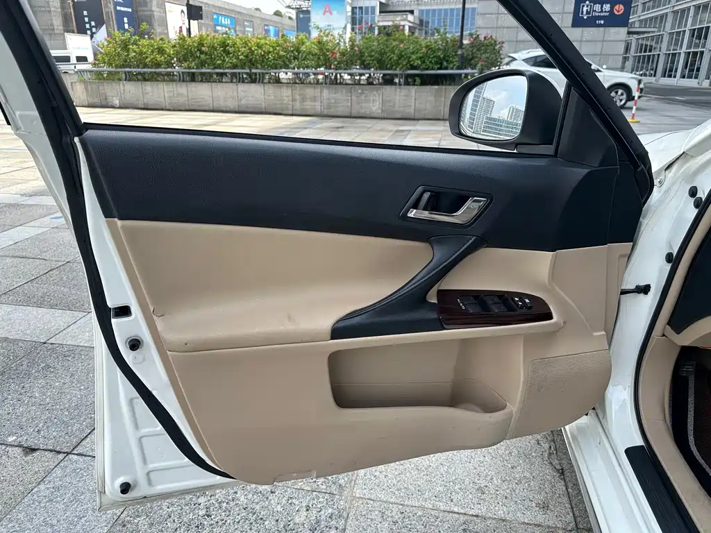 Toyota Reiz — миниатюра 23