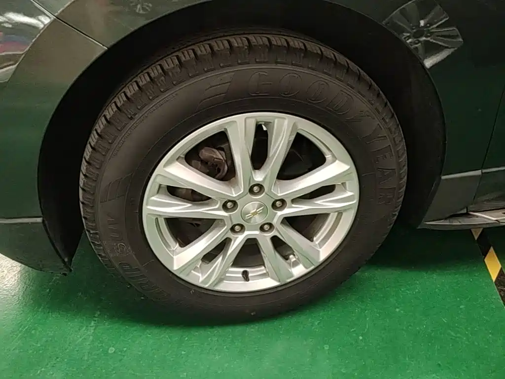 Chevrolet Equinox — миниатюра 23