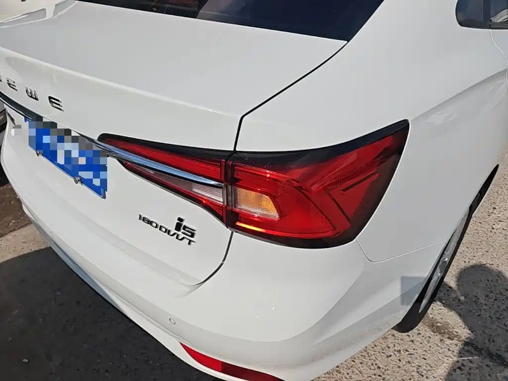 Roewe i5 — миниатюра 8