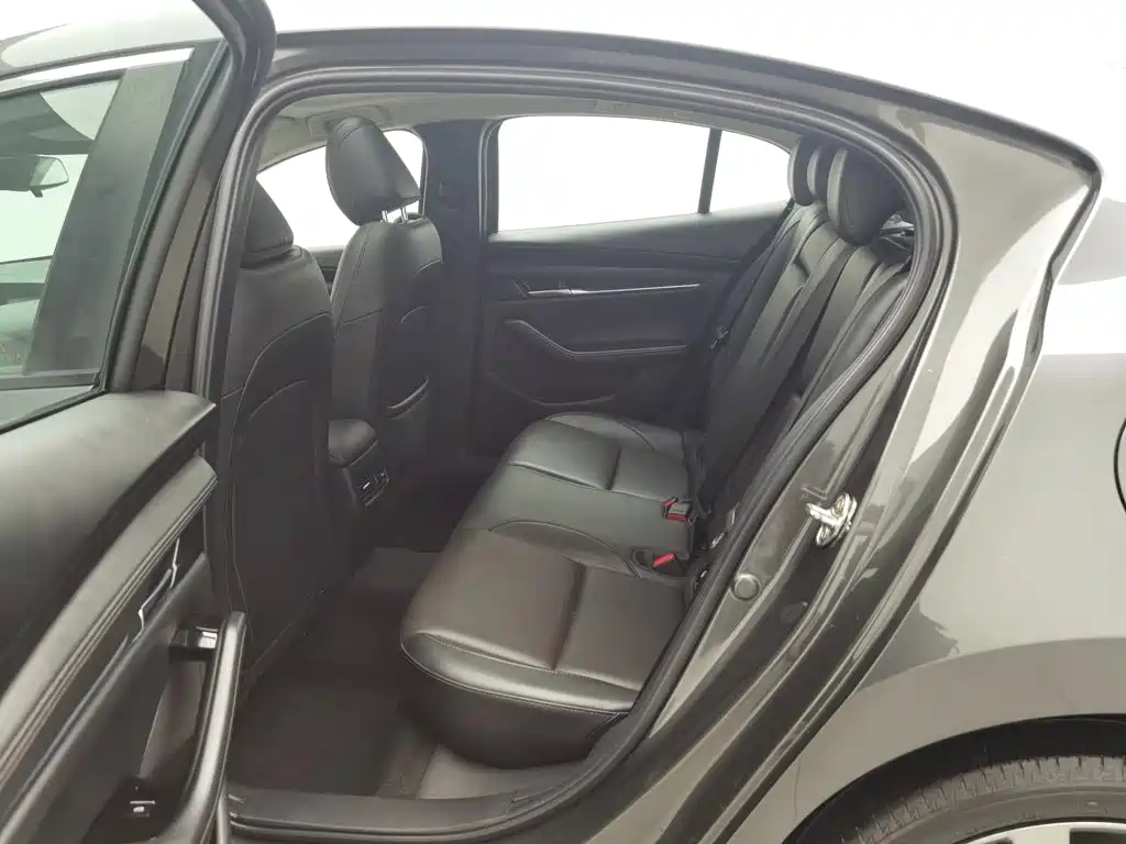 Mazda 3 Axela — миниатюра 15