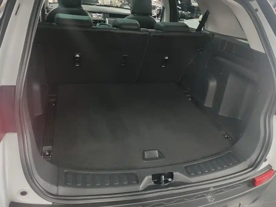 Land Rover Discovery Sport — миниатюра 4