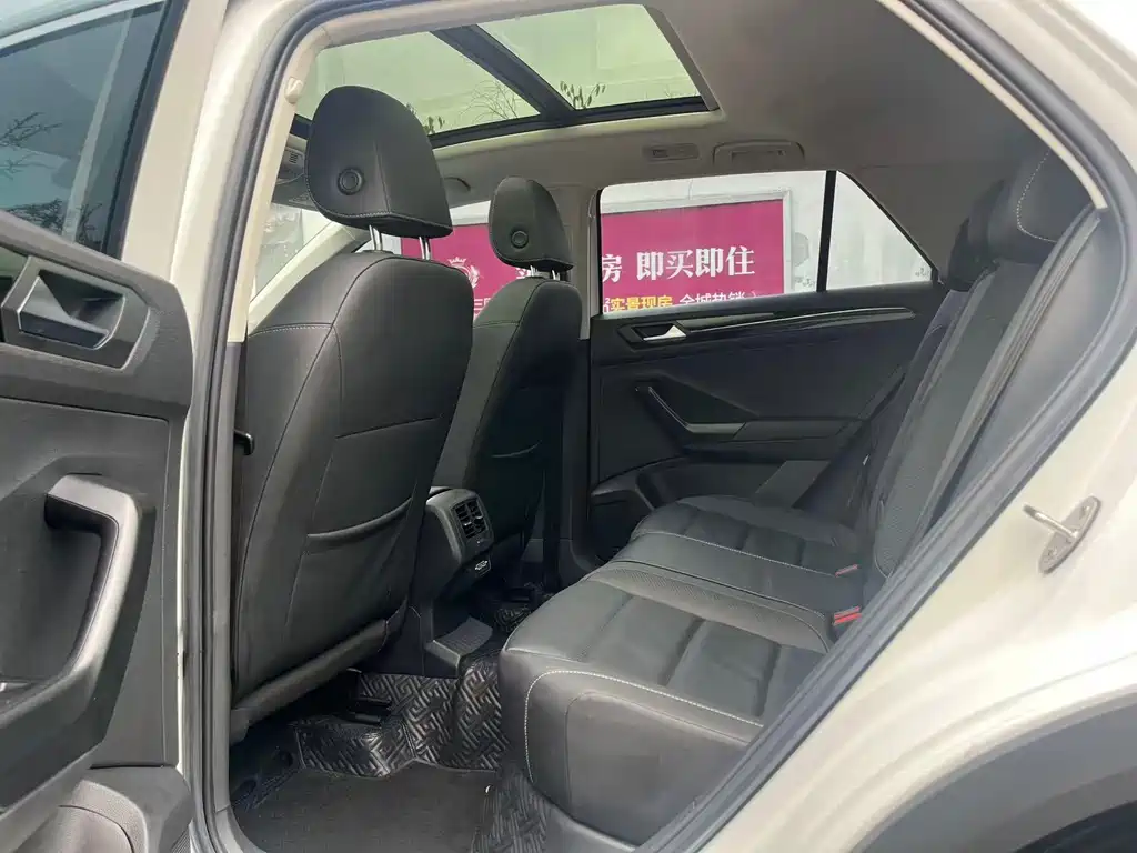 Volkswagen T-Roc 2021 280TSI DSG Smart Connect