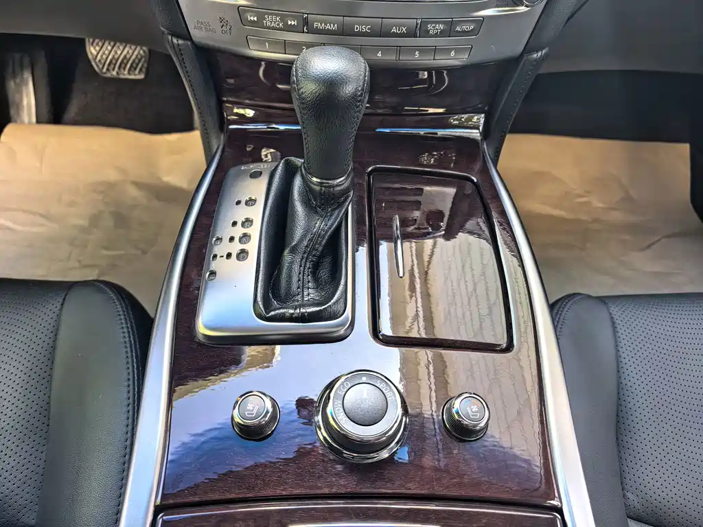Infiniti Q70 — миниатюра 21