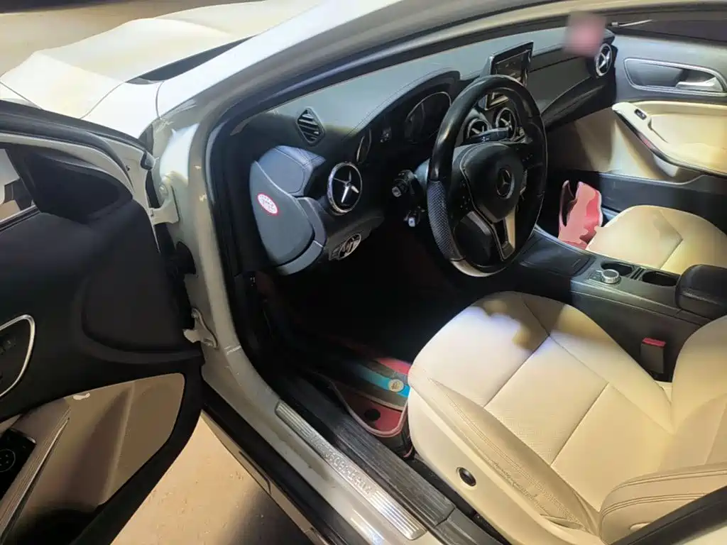 Mercedes-Benz GLA — миниатюра 16