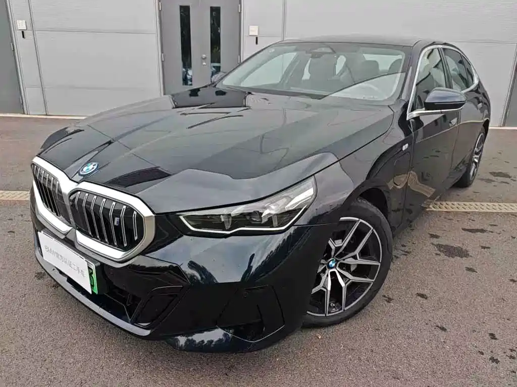 BMW i5