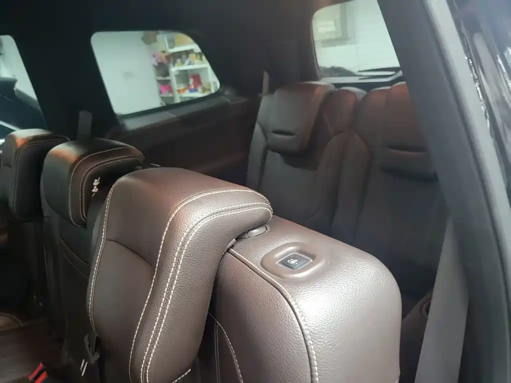Mercedes-Benz GLS — миниатюра 10