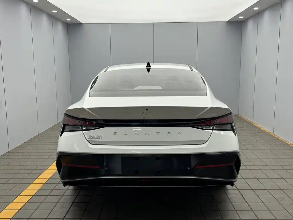 Hyundai Elantra — миниатюра 5