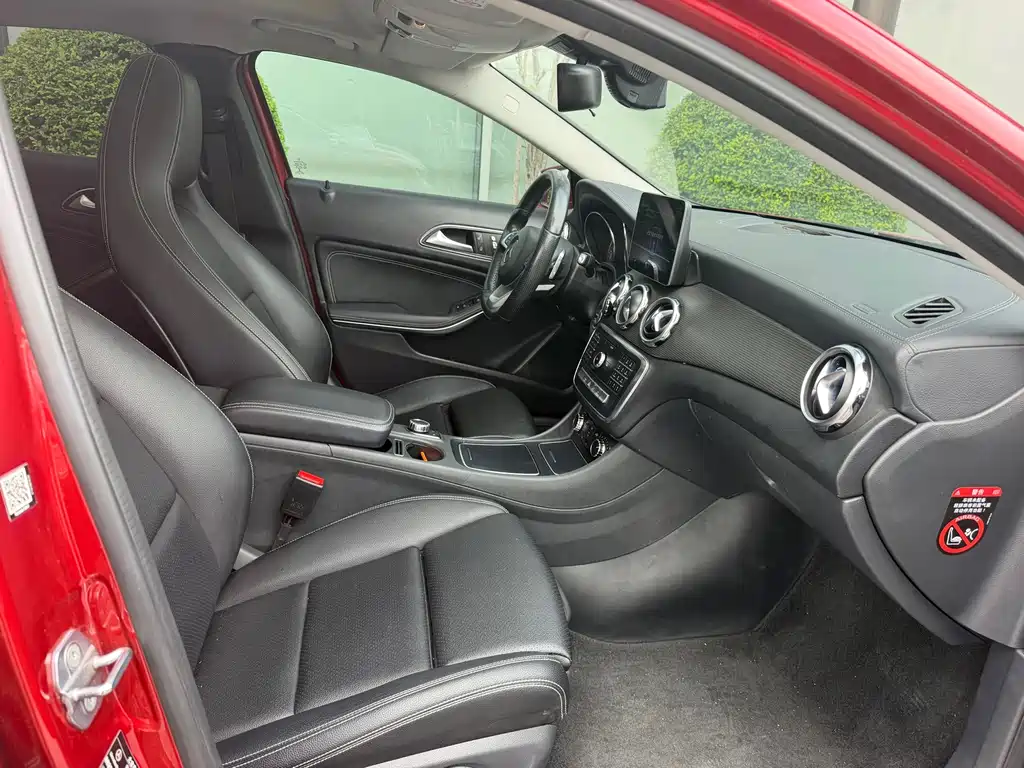 Mercedes-Benz GLA — миниатюра 10