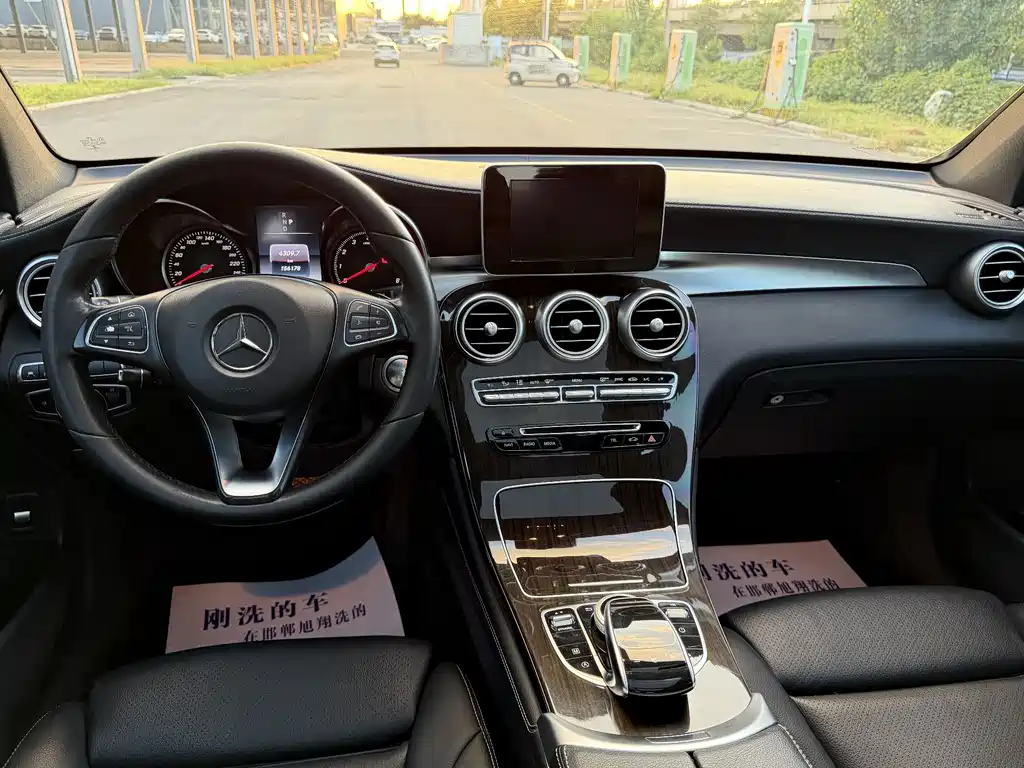 Mercedes-Benz GLC — миниатюра 8