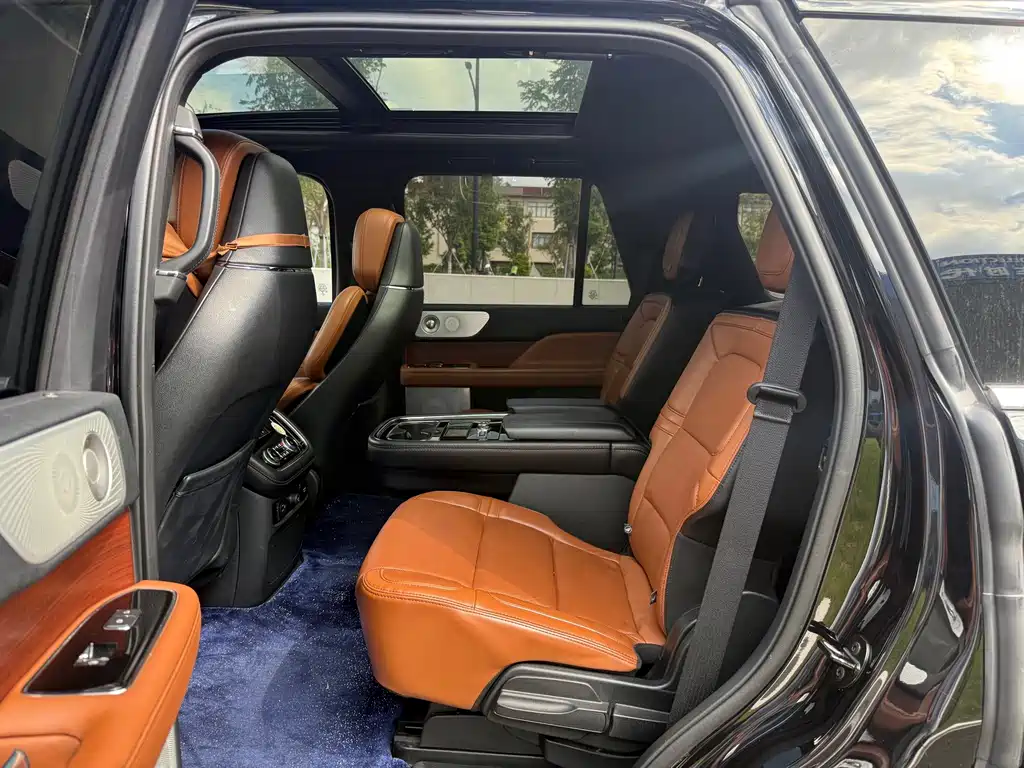 Lincoln Navigator — миниатюра 6