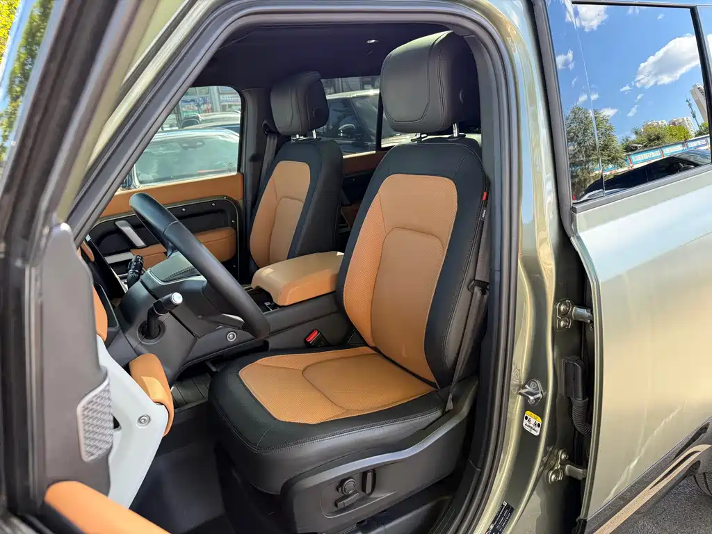 Land Rover Defender — миниатюра 9