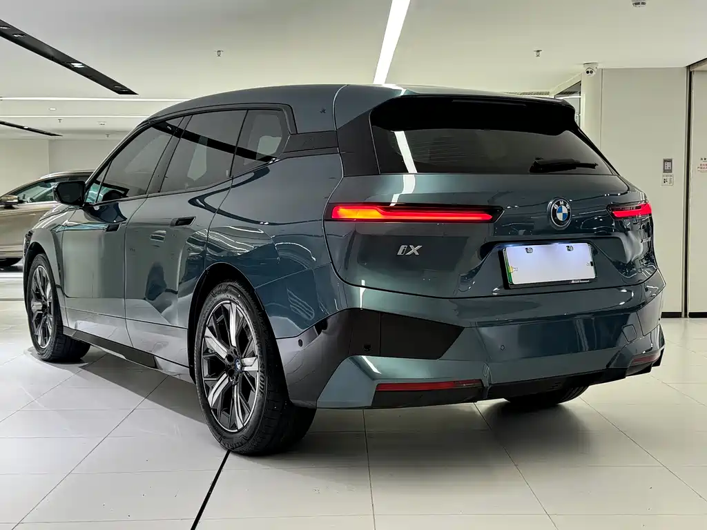 BMW iX 2023 xDrive40