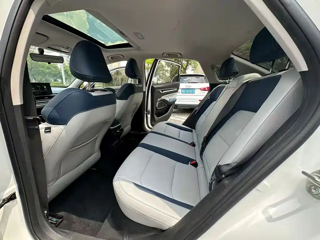 Geely Emgrand — миниатюра 9
