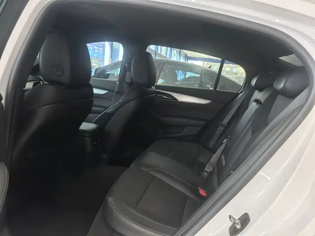 Cadillac CT5 — миниатюра 5