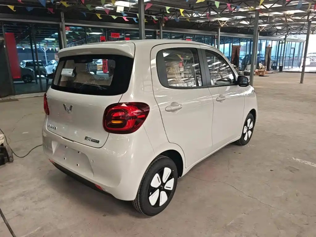 Wuling MINIEV — миниатюра 7