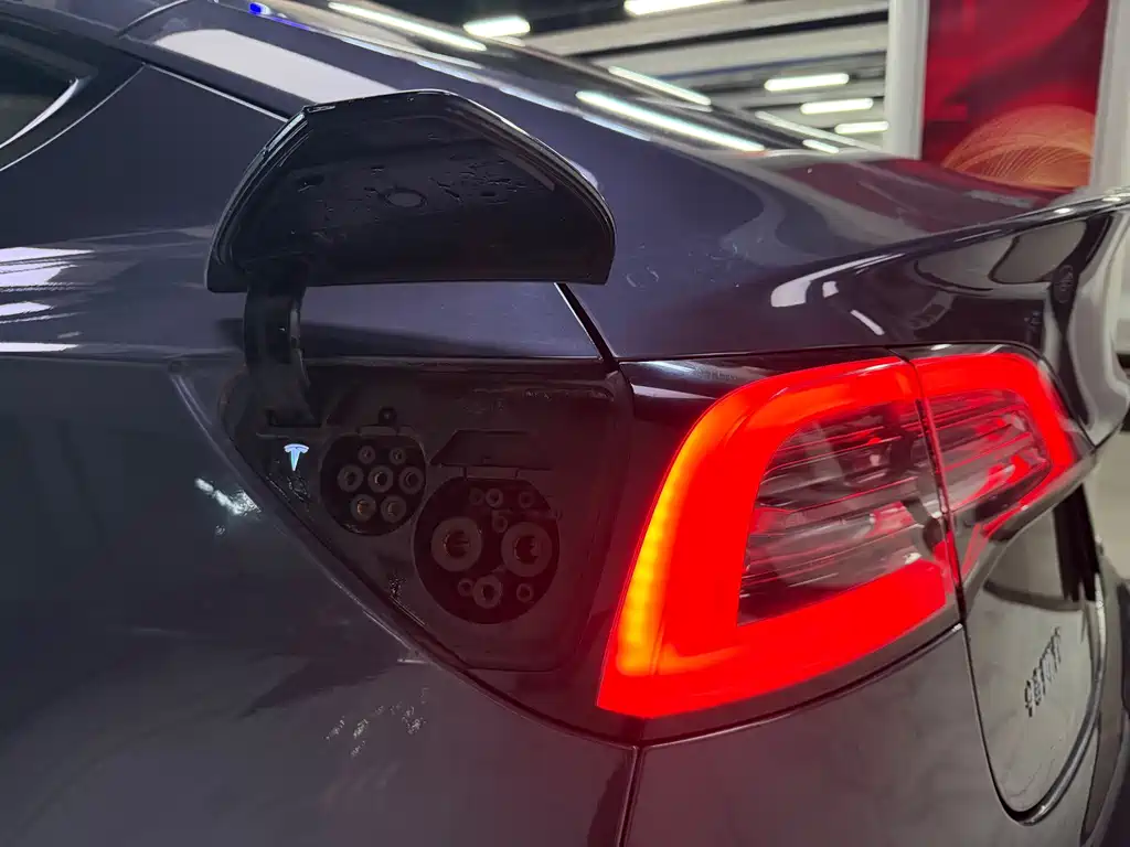 Tesla Model 3 — миниатюра 11