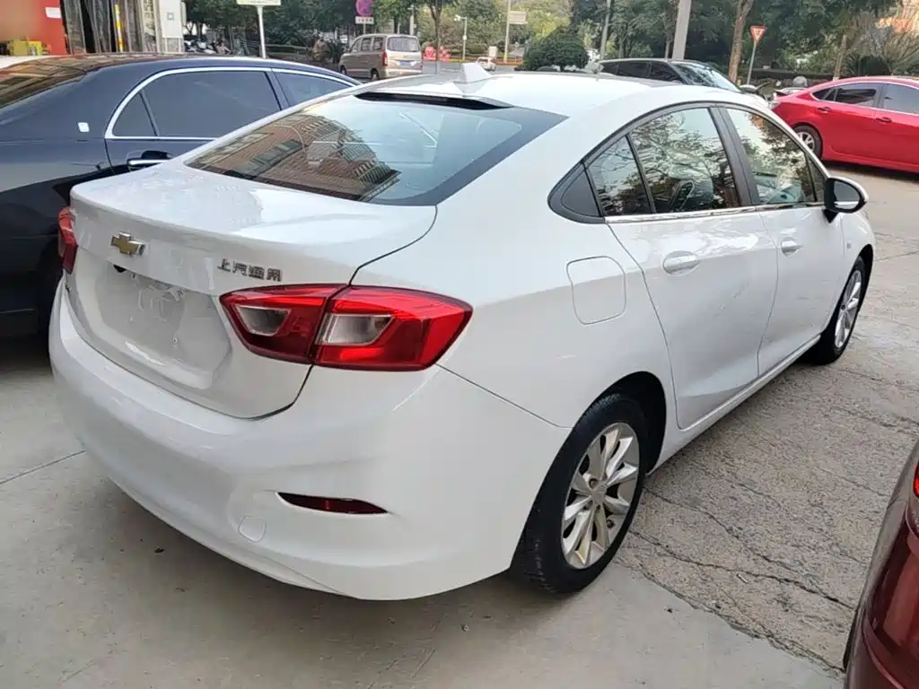 Chevrolet Cruze — миниатюра 7