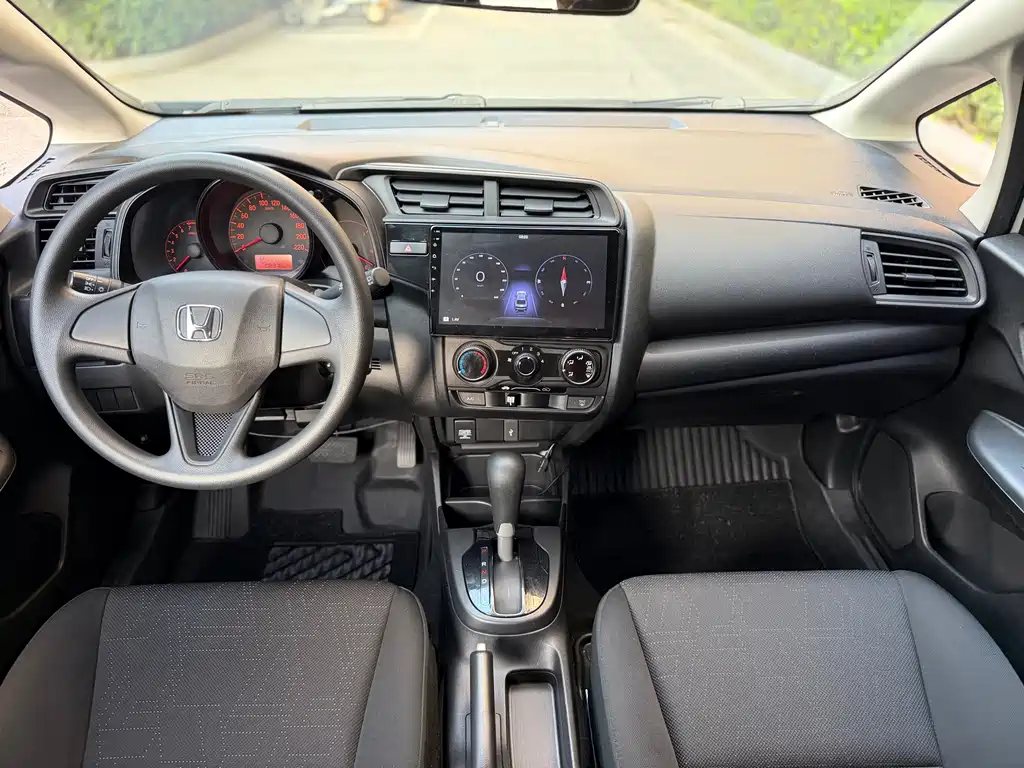 Honda Fit — миниатюра 5