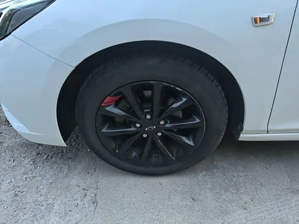 Chevrolet Cruze — миниатюра 23