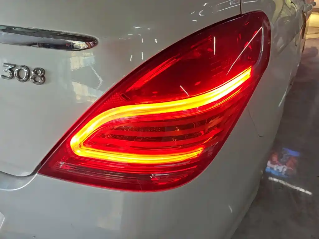 Peugeot 308 — миниатюра 8