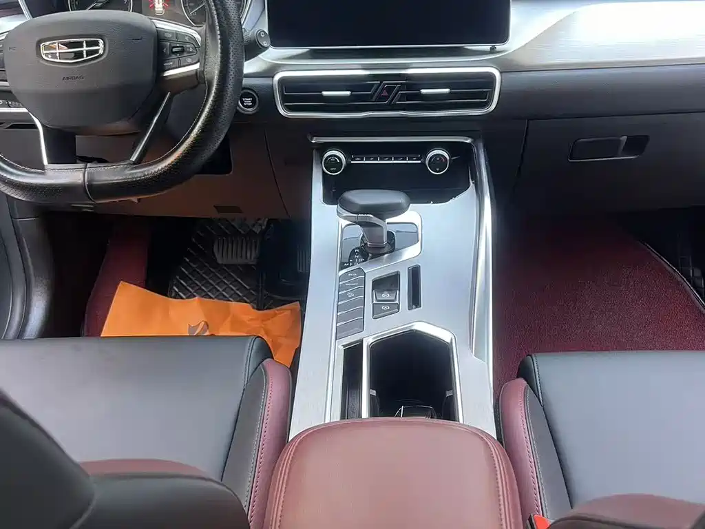 Geely Binyue — миниатюра 15