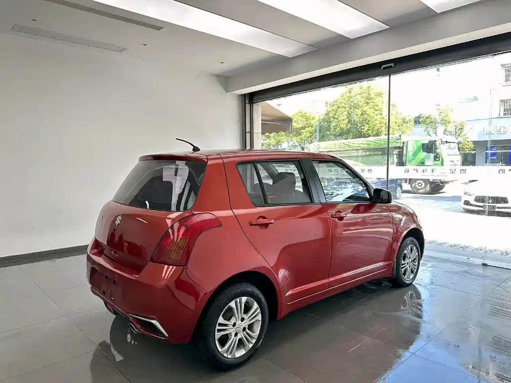 Suzuki Swift — миниатюра 9