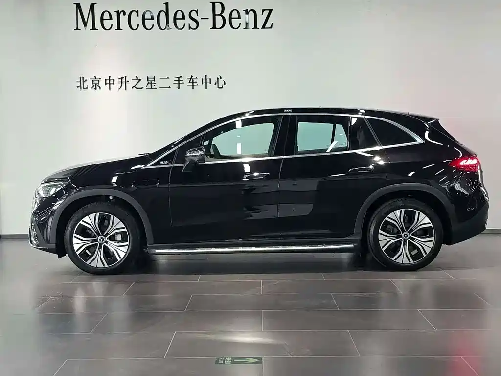 Mercedes-Benz EQE SUV — миниатюра 2