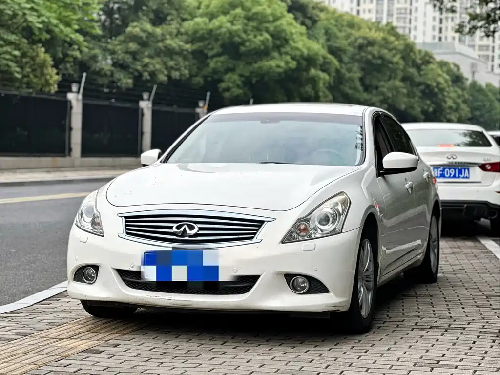 Infiniti G