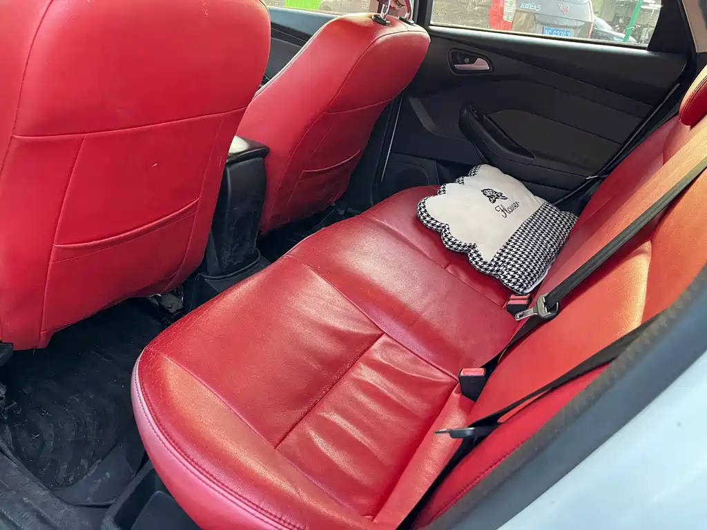 Ford Focus — миниатюра 10