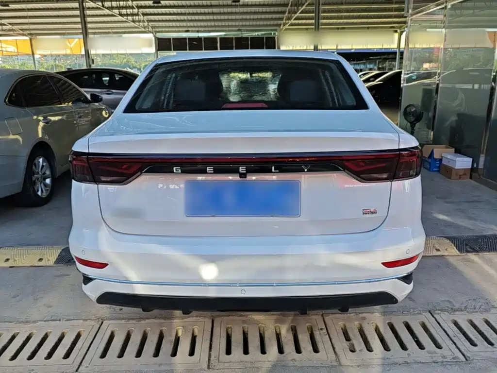 Geely Emgrand — миниатюра 6
