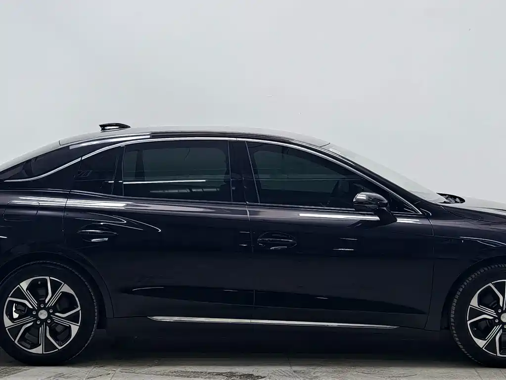 Hongqi Hongqi E-QM5 — миниатюра 8