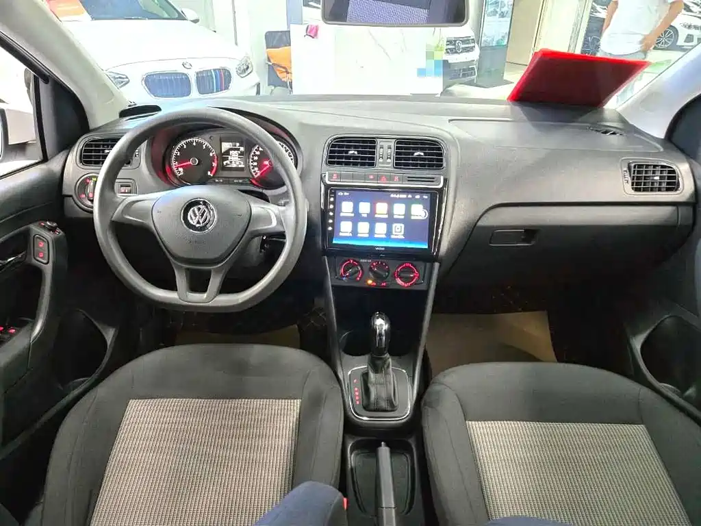 Volkswagen Polo 2018 1.5L AT