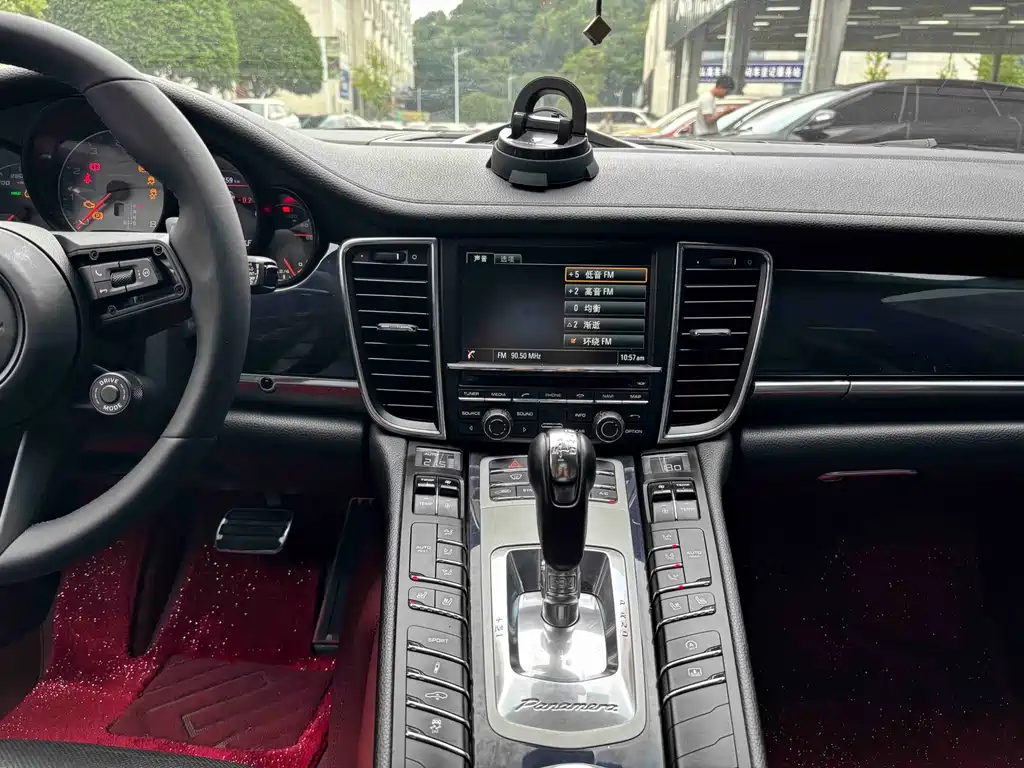 Porsche Panamera — миниатюра 6