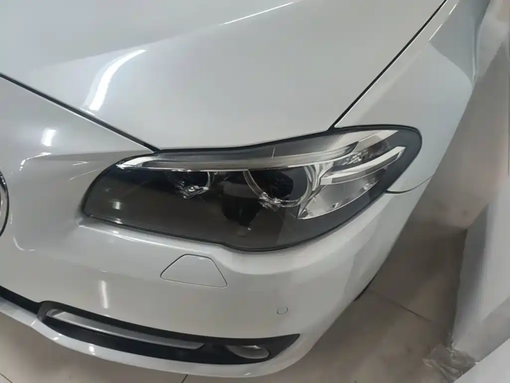 BMW 5 Series — миниатюра 24