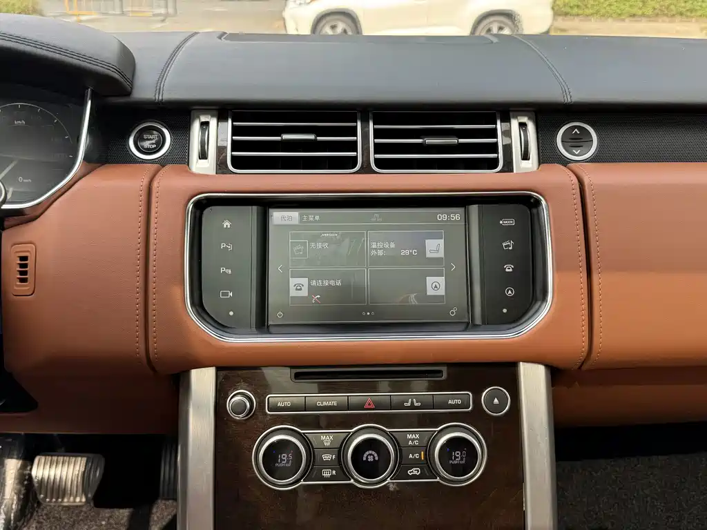 Land Rover Range Rover — миниатюра 13