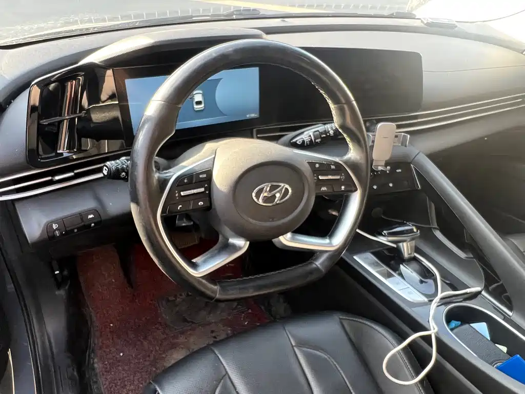 Hyundai Elantra — миниатюра 7