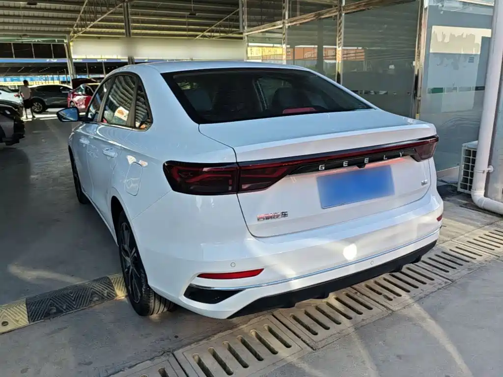 Geely Emgrand — миниатюра 5