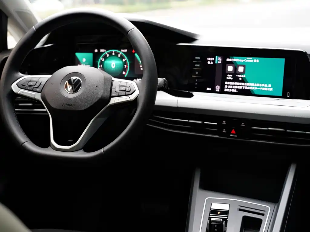 Volkswagen Golf — миниатюра 24