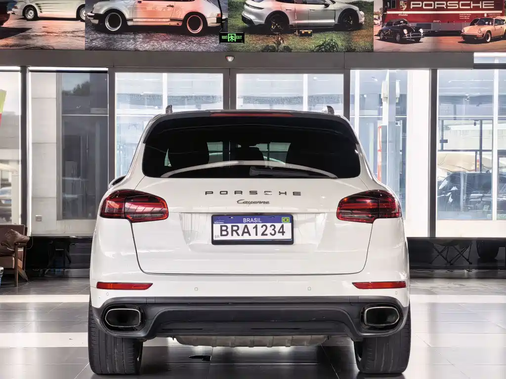 Porsche Cayenne — миниатюра 12
